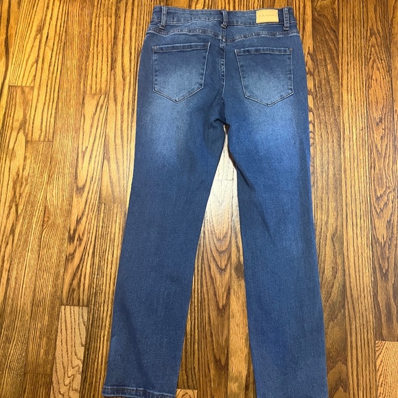 Tahari Olivia Midrise Slim Straight Jeans 2/26 - Picture 3 of 4